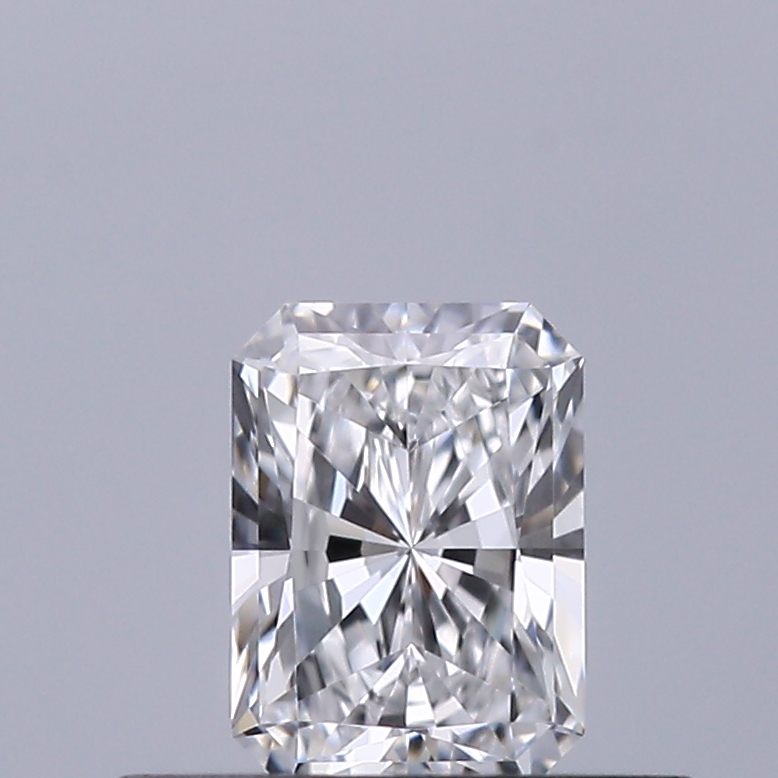 Radiant 0.31 ct D VS1