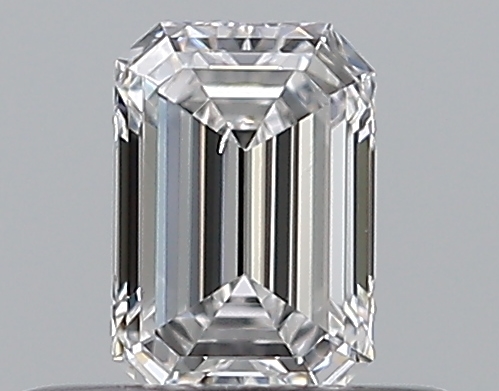 Emerald 0.32 ct D VS2