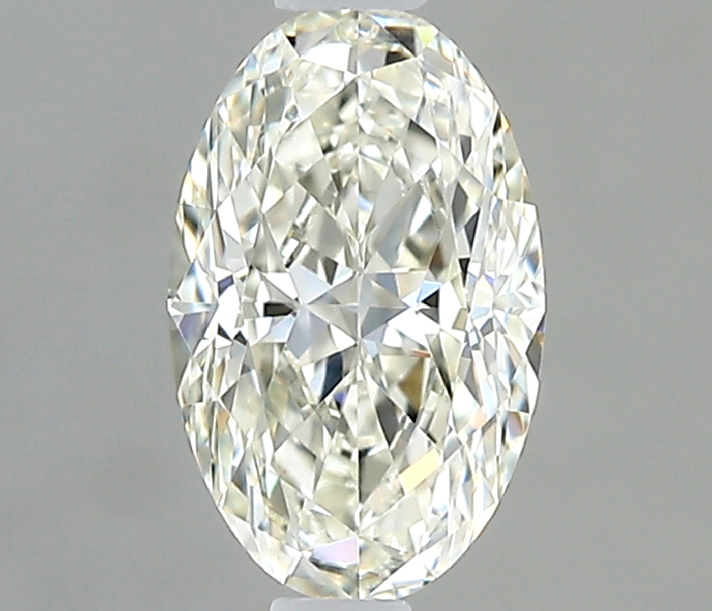 Oval 0.4 ct J VVS2