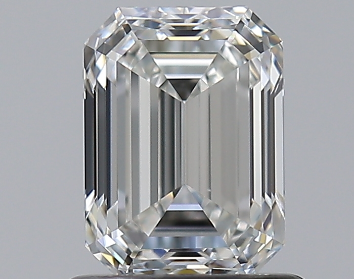 Emerald 0.96 ct H VS2