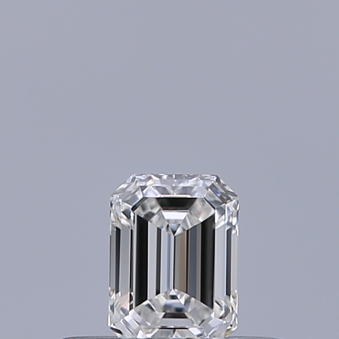 Emerald 0.23 ct E IF