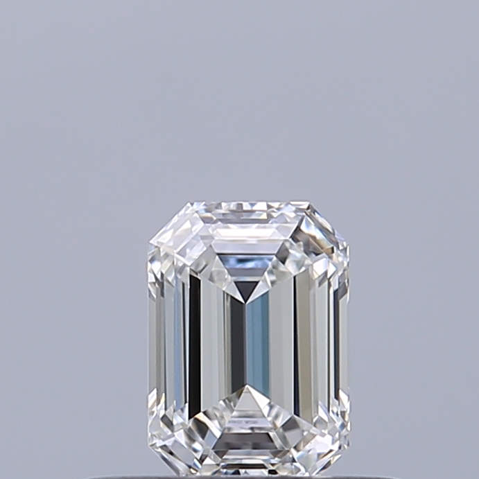 Emerald 0.32 ct E VS1