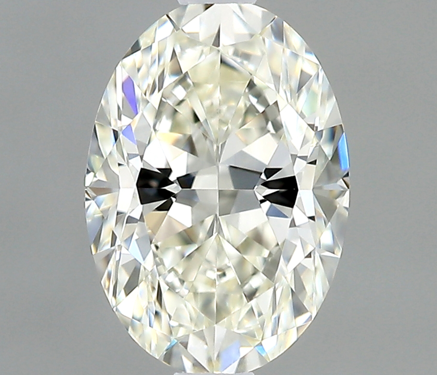 Oval 0.38 ct J IF