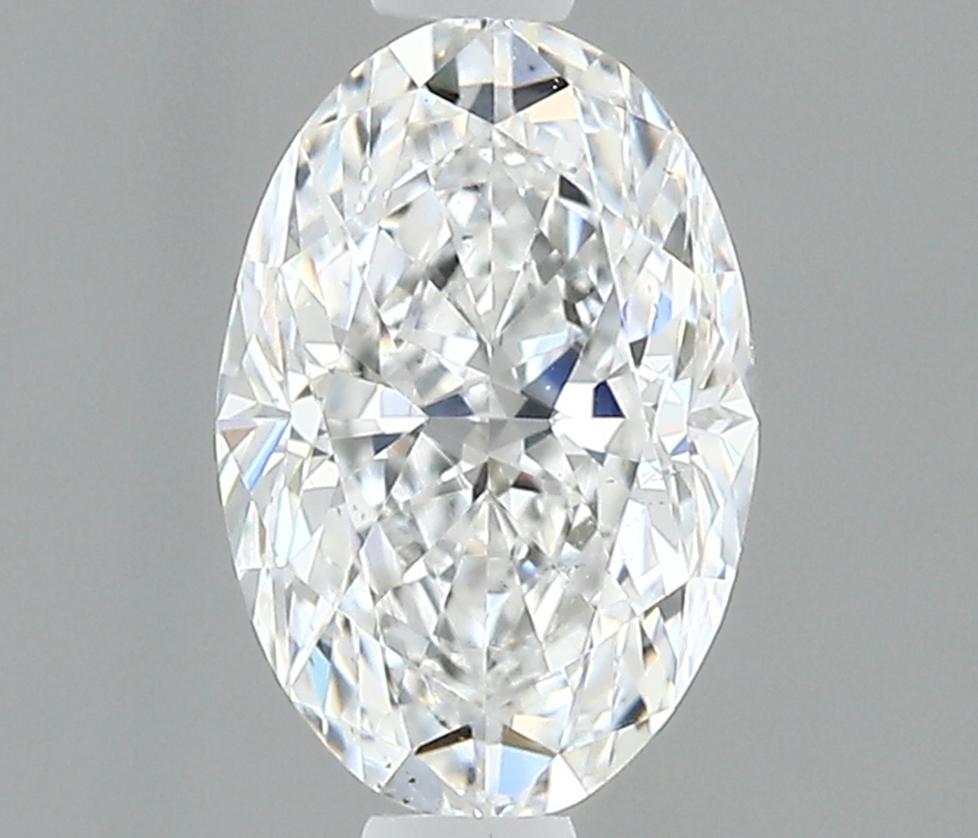 Oval 0.7 ct D VS2
