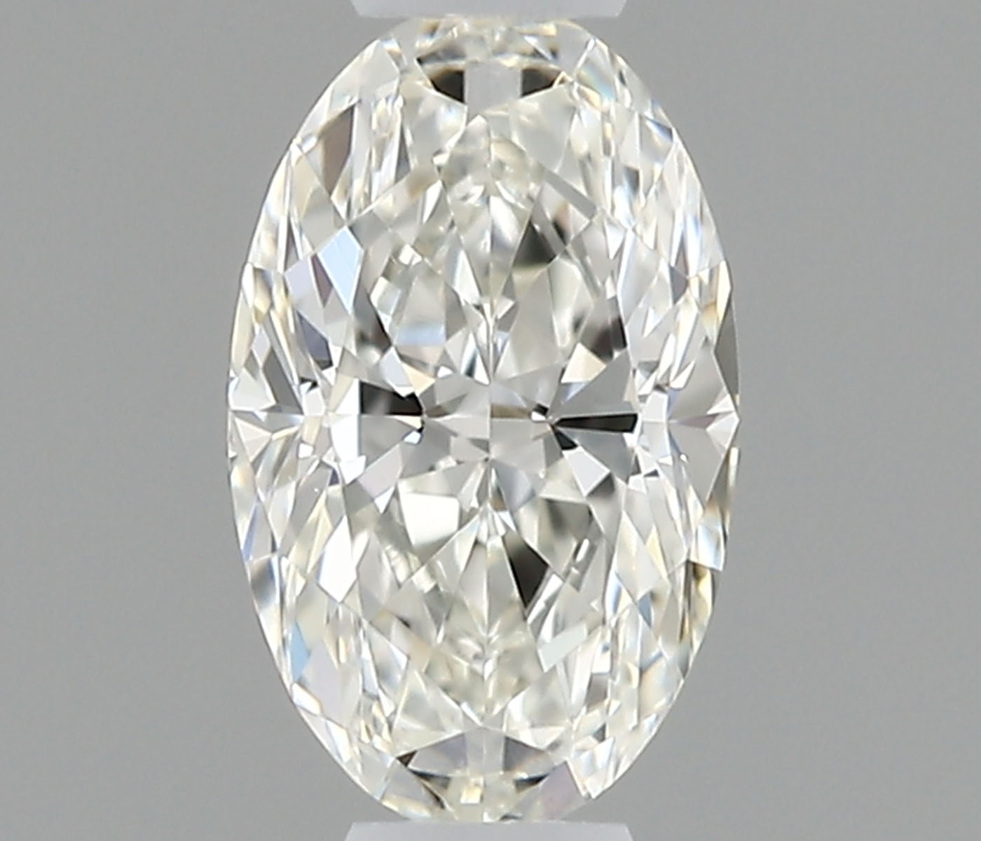 Oval 0.3 ct G VVS2