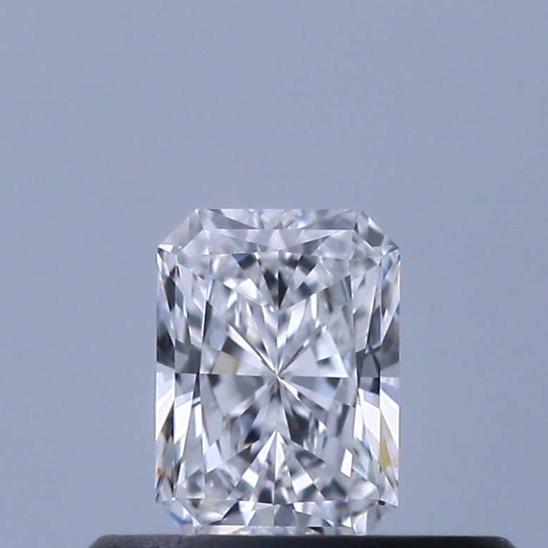 Radiant 0.3 ct D VVS1