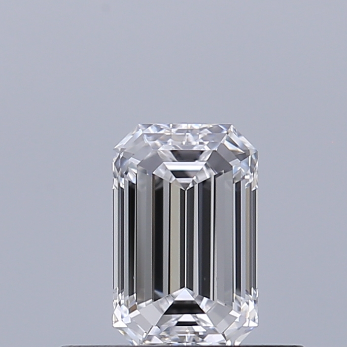 Emerald 0.38 ct D VS1