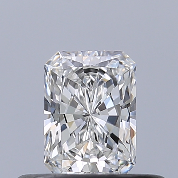 Radiant 0.32 ct E FL