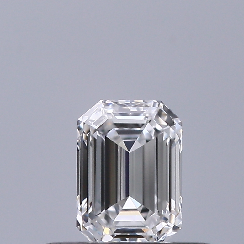 Emerald 0.32 ct D VVS2