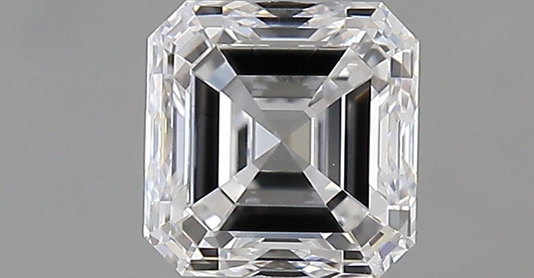 Emerald 0.9 ct D VS1