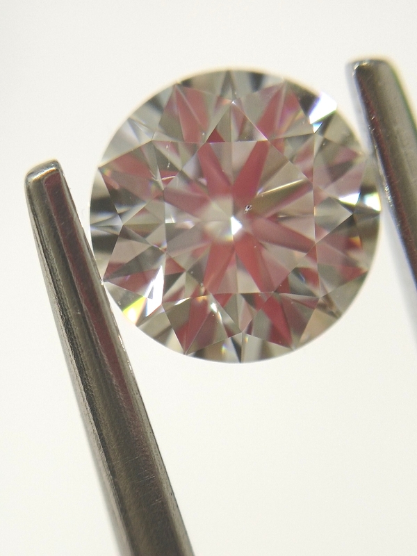 Round 0.54 ct H VS2