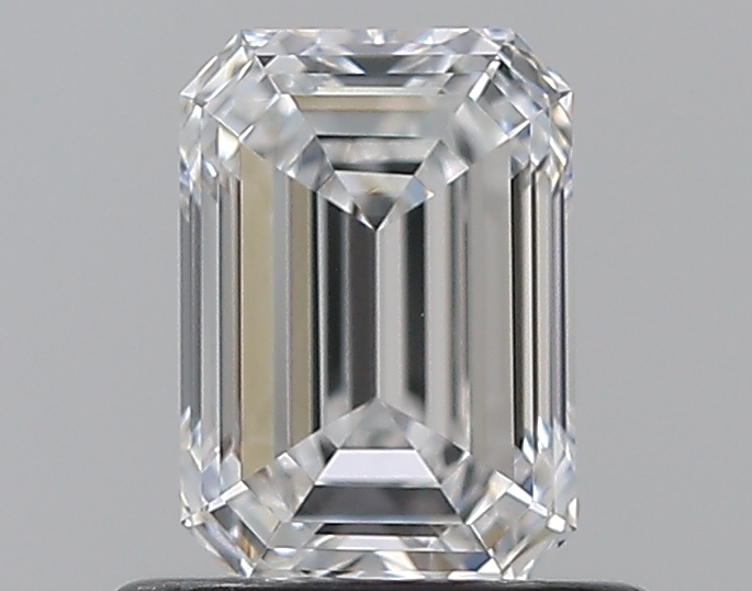 Emerald 0.71 ct D VS1