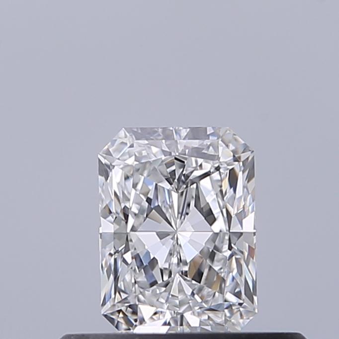 Radiant 0.4 ct D VVS2