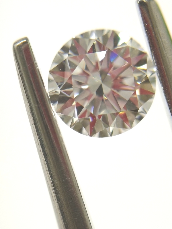 Round 0.32 ct F VS1