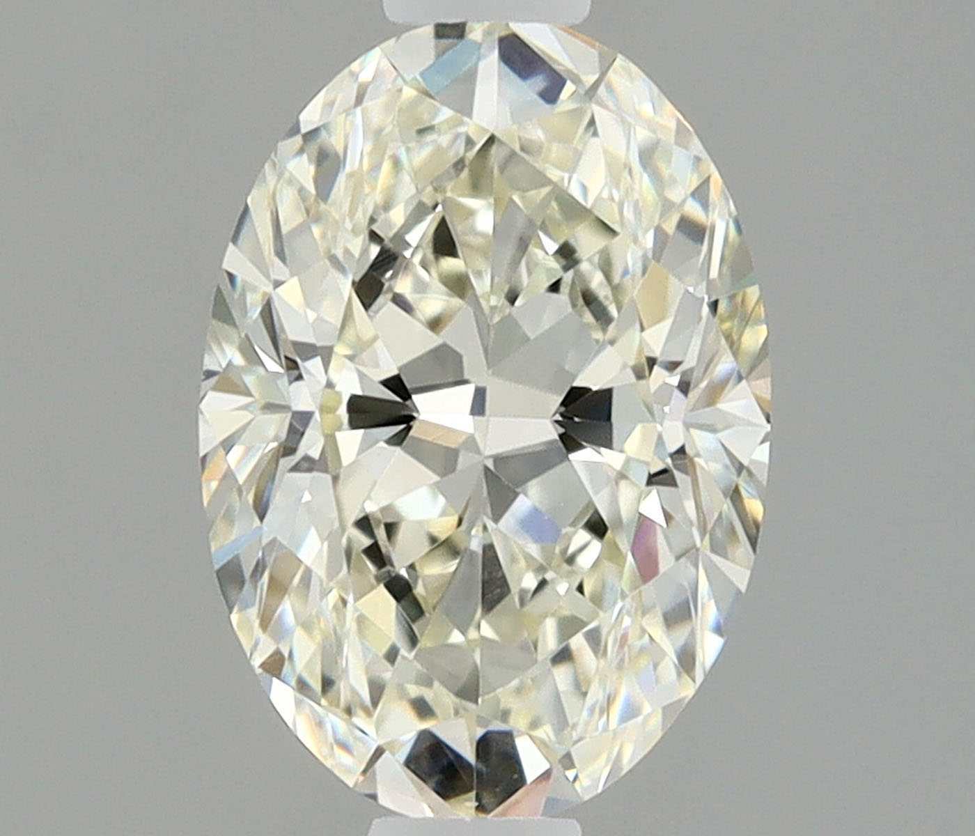 Oval 0.7 ct K VVS2