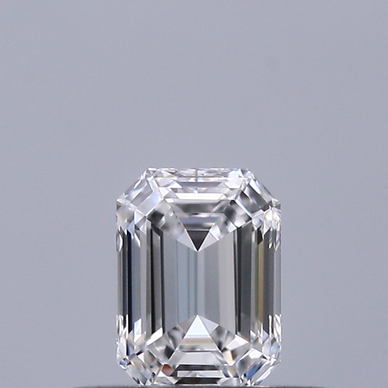 Emerald 0.3 ct D VVS1