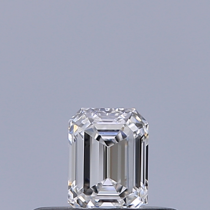 Emerald 0.23 ct E IF
