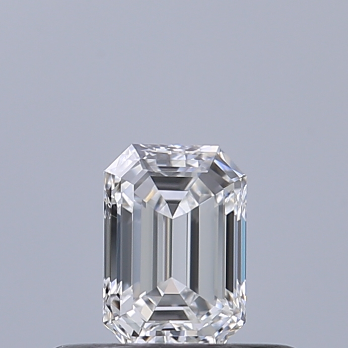 Emerald 0.29 ct E IF