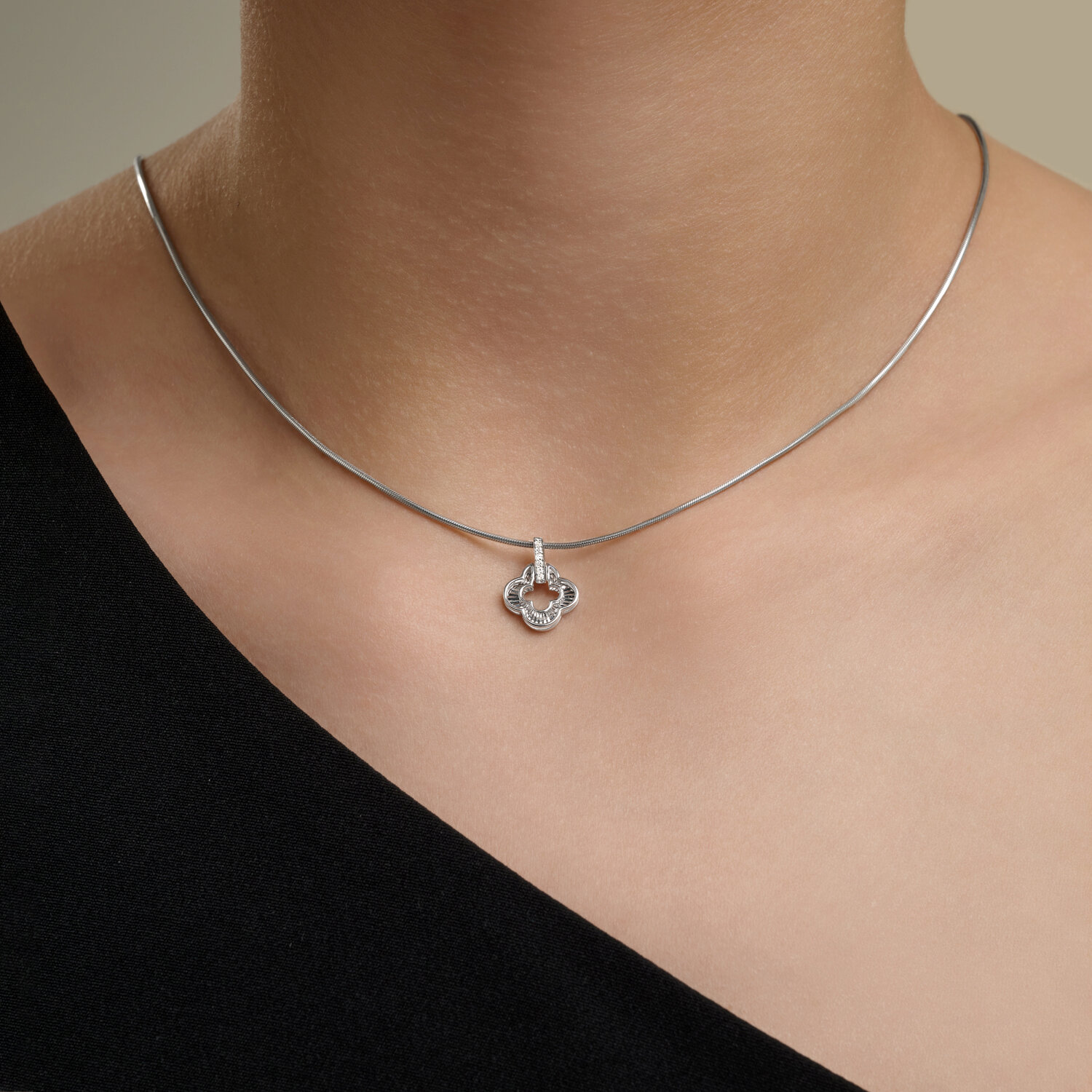 Pandantiv Sokolov din aur alb cu diamante - image 4