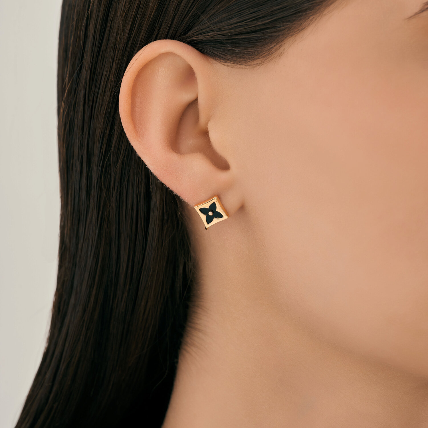 Sokolov gold earrings with onyx - image 3
