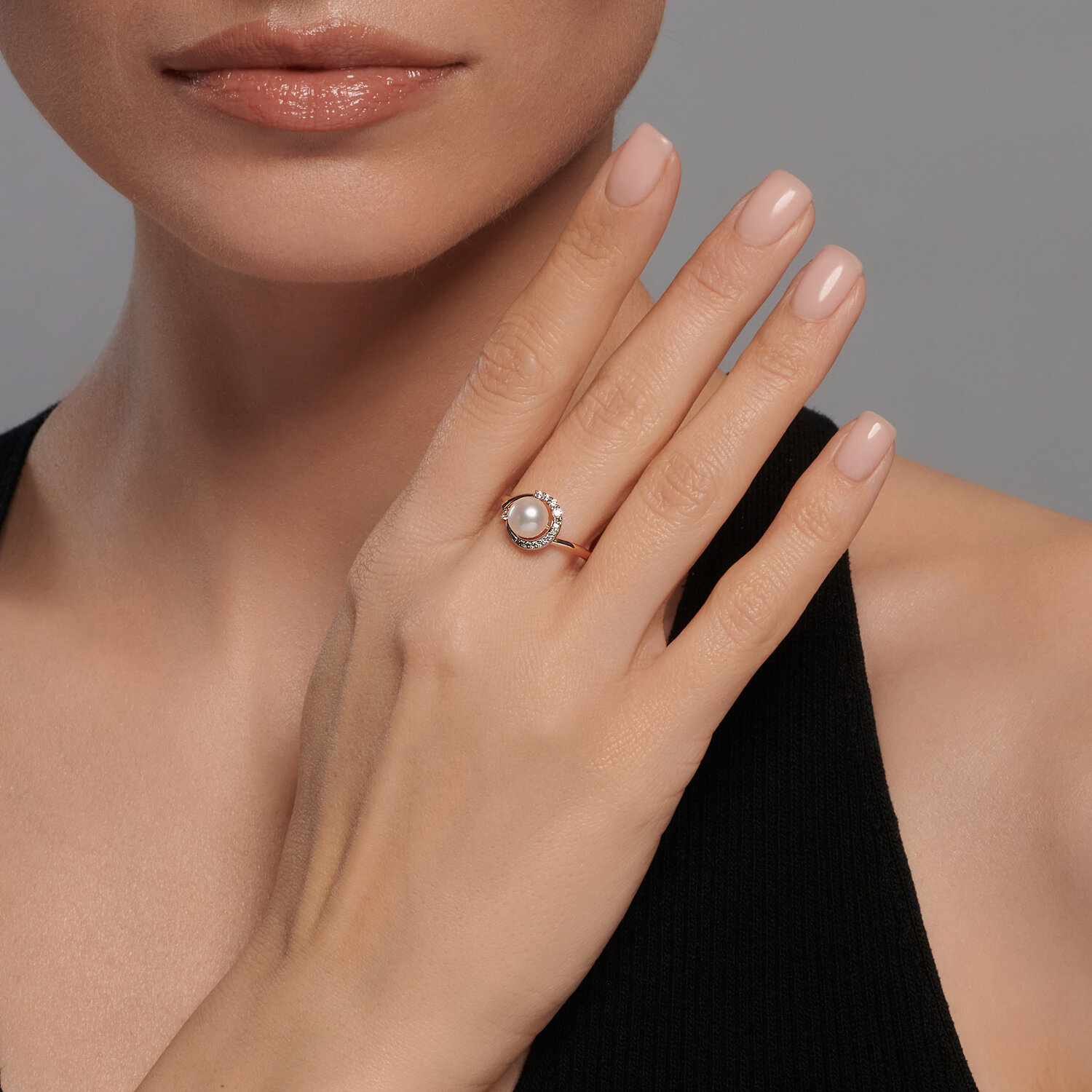 Gold Sokolov ring with pearl and zirconia - image 3