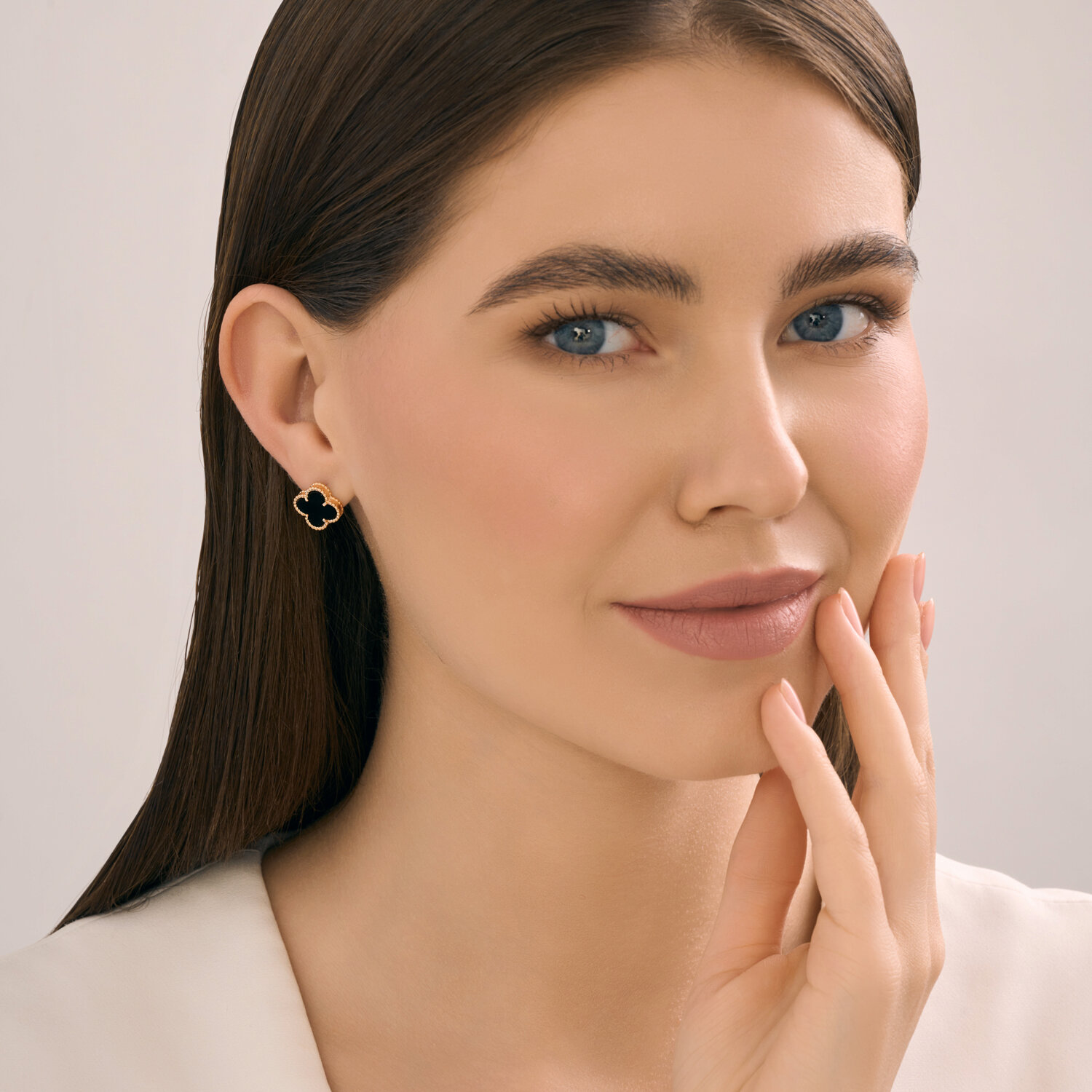 Sokolov gold earrings with onyx - image 4