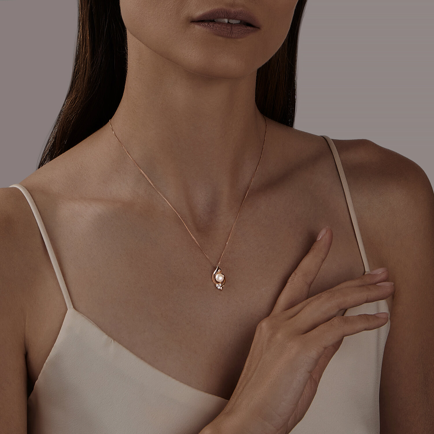 Pandantiv Sokolov din aur cu perla si zirconii - image 2