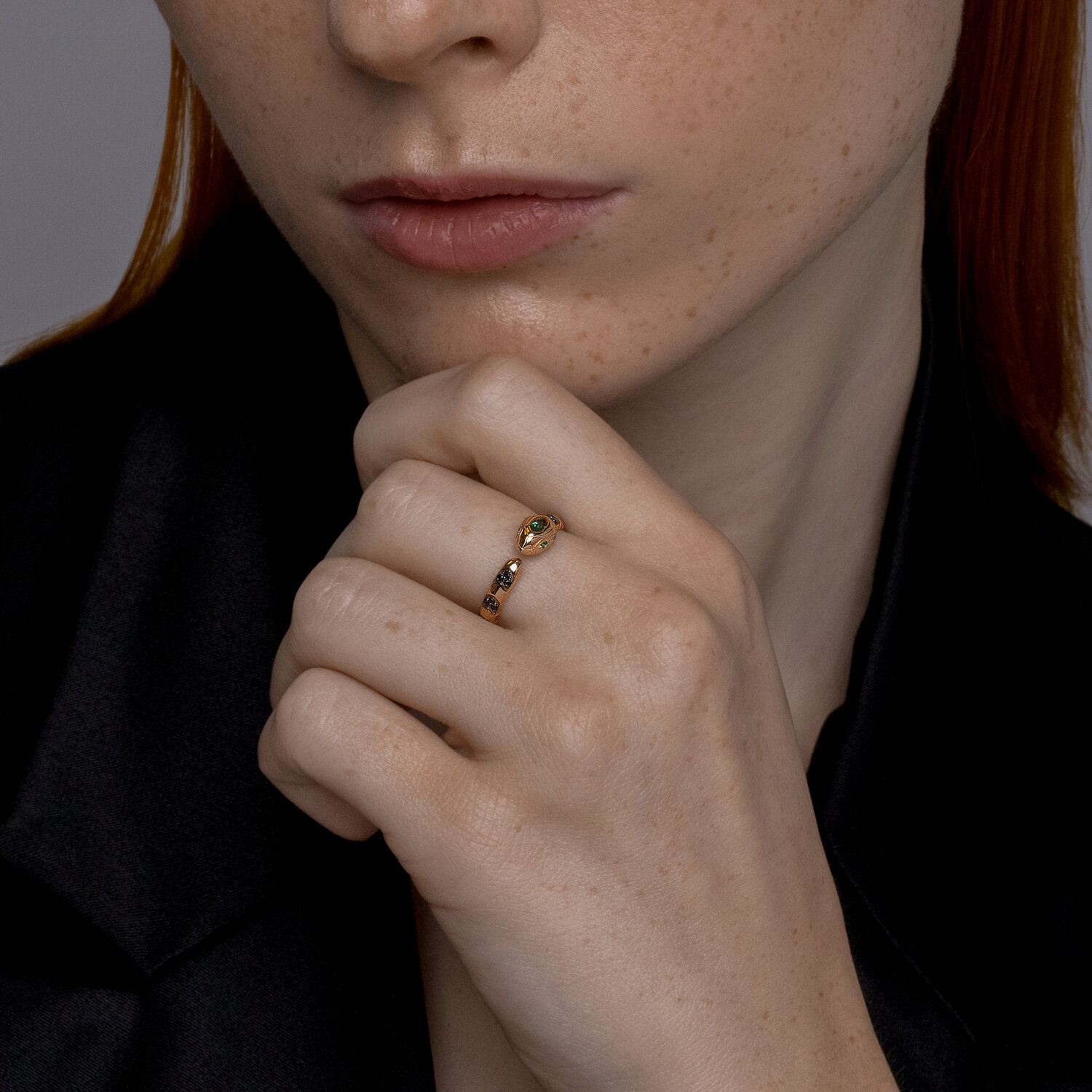 Inel Sokolov din aur cu smaralde și spinel - image 3